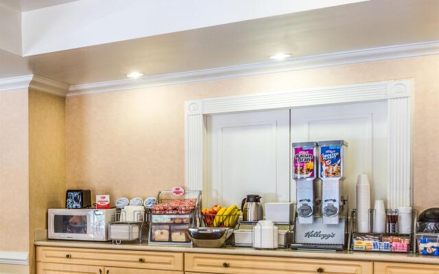 Comfort Suites Hotel