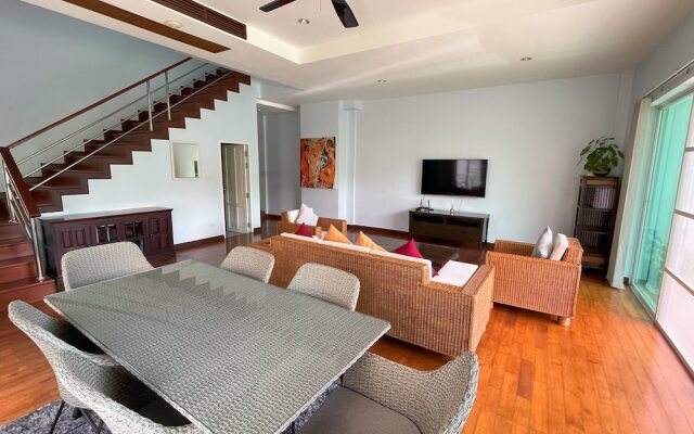 Kata Top View by Lofty