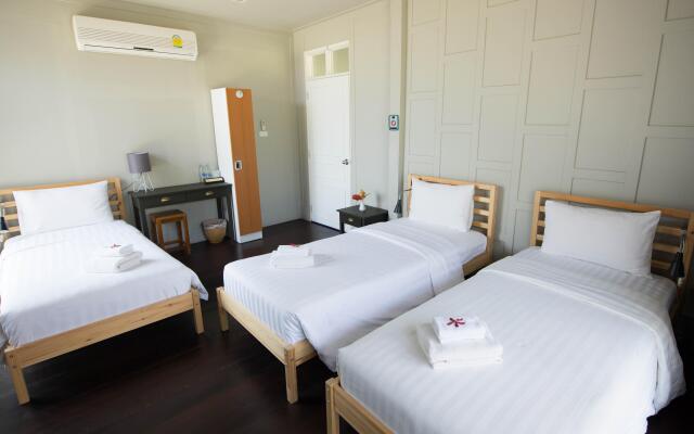 Tharaburi Resort Sukhothai