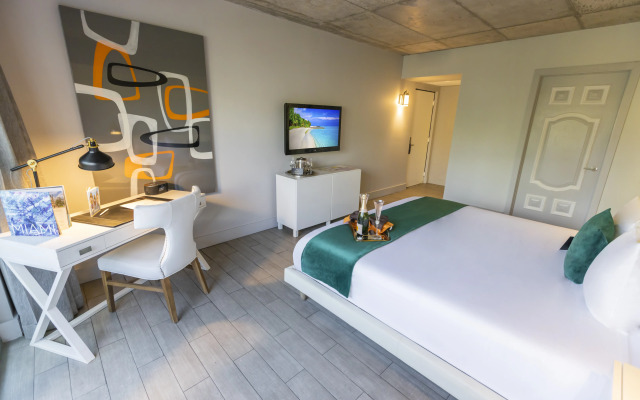 Riviera Hotel South Beach