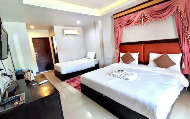 The leaf&pool hostel