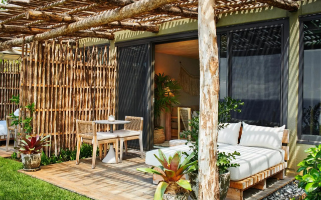 1 Hotel Hanalei Bay