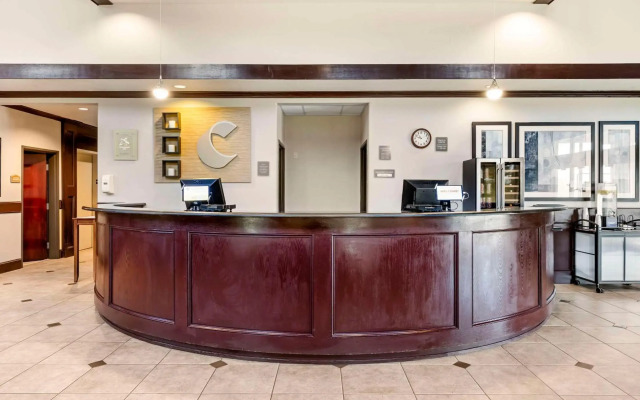 Comfort Suites