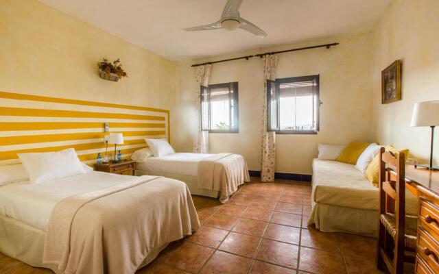 Cortijo Carrillo Bed & Breakfast