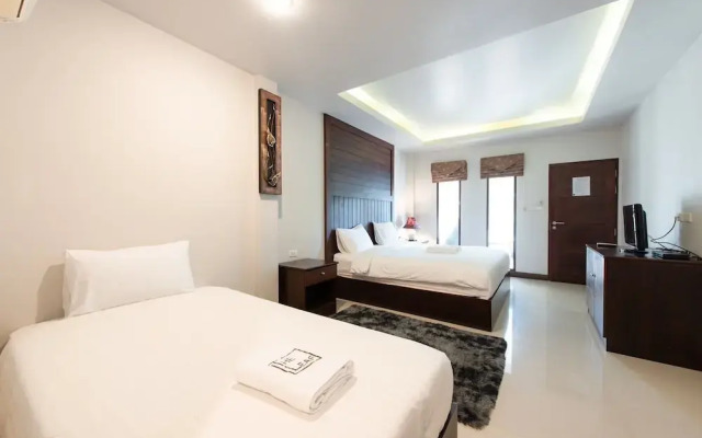 The leaf&pool hostel
