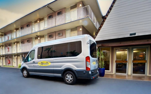 Pacific Marina Inn Airport Hotel
