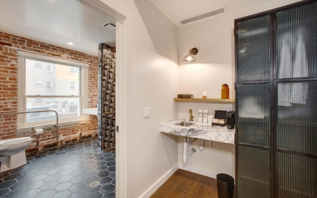 Venice V Hotel
