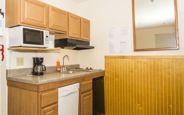Summer Place Hotel