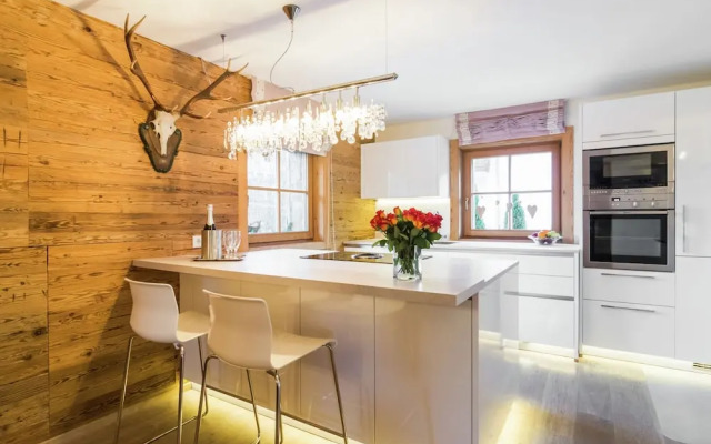 Detached Holiday Home in Ellmau Near the Ski Lift