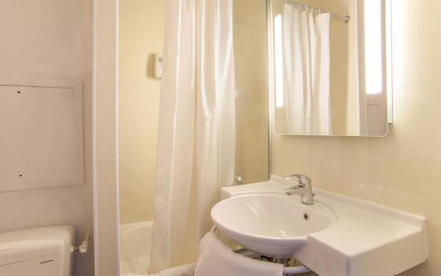 B&B HOTEL Paris Malakoff Parc des Expositions