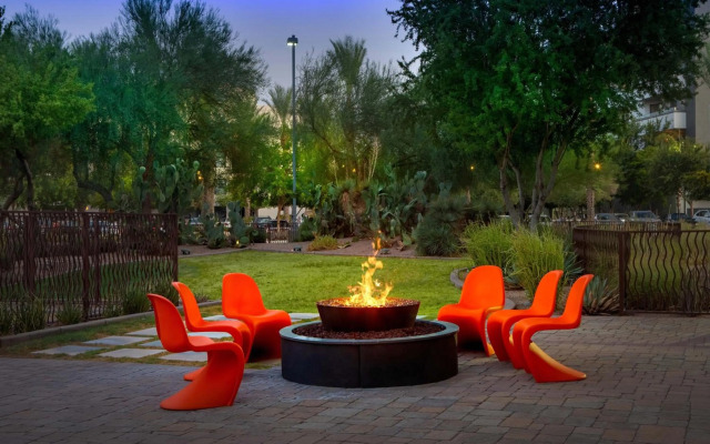 Aloft Tempe