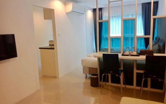 The Royal Place Service Apartments