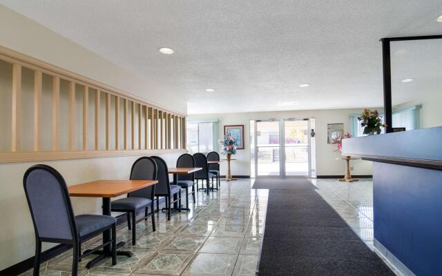 Econo Lodge Emporia