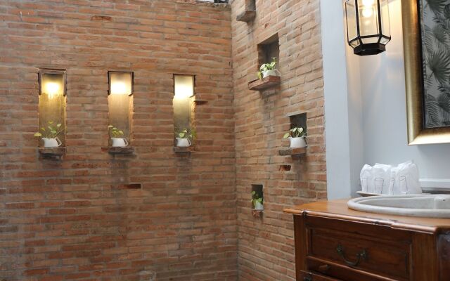 Tharaburi Resort Sukhothai