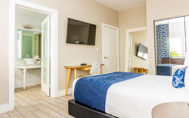 Oceanside Hotel and Suites