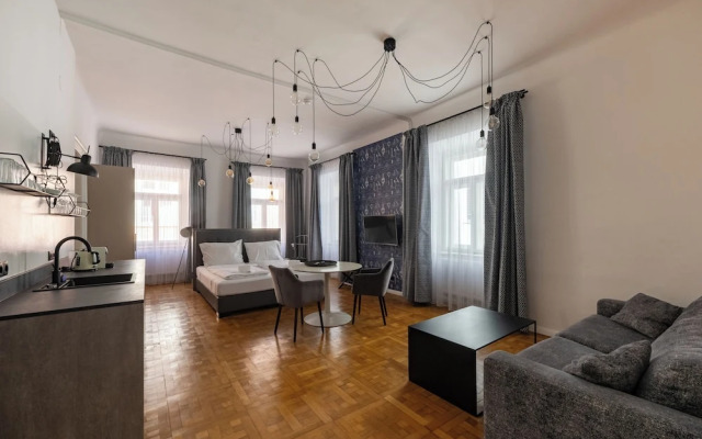 Roksoxhome Designer Boutique Apartment