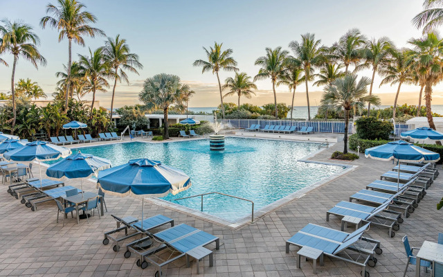 Oceanside Hotel and Suites