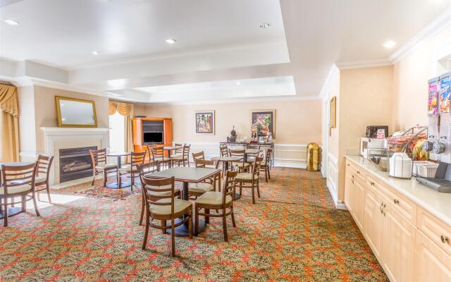 Comfort Suites Hotel