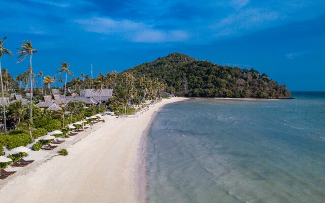 Отель Saii Phi Phi Island Village